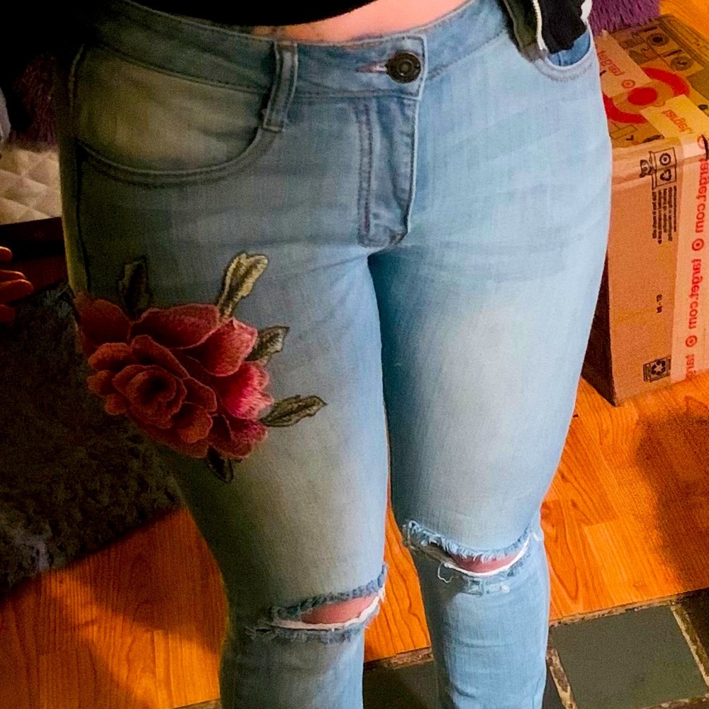 Ripped skinny jeans